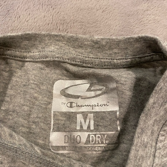 Medium Mens Champion Tshirt - Picture 5 of 5